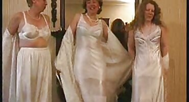 Tetona nann scopata follada por un hombre negro y su amigo