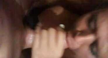 El chico a menudo ayudaba al vecino con el sexo