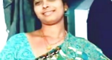 Se unió a las chicas y se subió por encima de ellas a las grietas