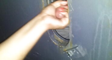 Belleza en bikini monta la polla de un chico