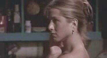 Tío en cámara se folla el agujero del culo de una hermosa rubia.