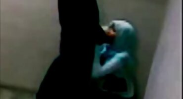 Usó el pene de un chico caliente coño insaciable