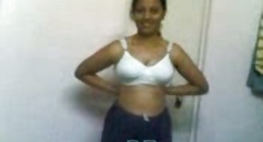 Mariquita prostituta gimiendo de una follada romántica con su novio