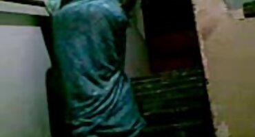 Morena en la entrada con hendidura en cuña para azotes