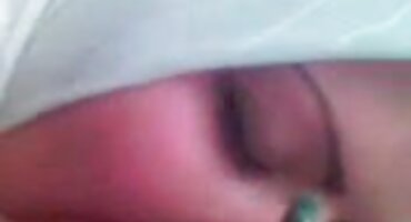 Mujer seductora follada por un poderoso brutal