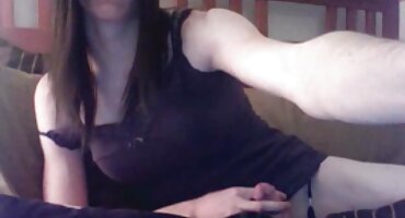 Tropezó con el placer: Níger golpeando morena en la raja