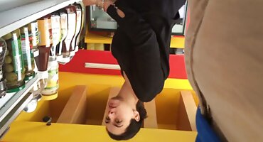 Ébano en la oficina se folla a Morena Con Grandes Tetas