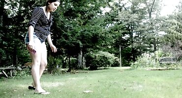 Amordazado por la joven rubia enorme erección