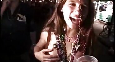 Rubia follada por un chico lleno